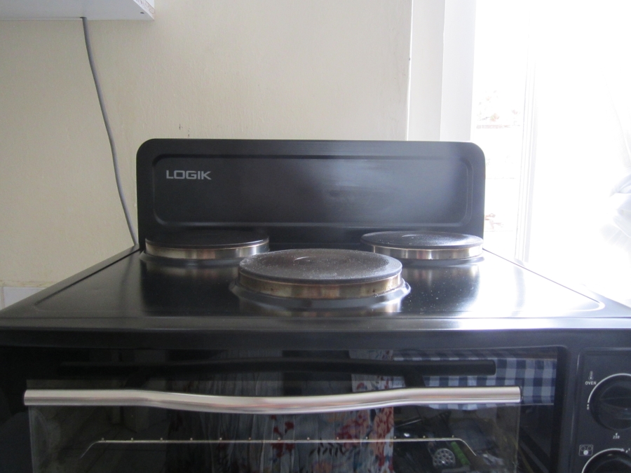 To Let 1 Bedroom Property for Rent in Golden Hill Western Cape